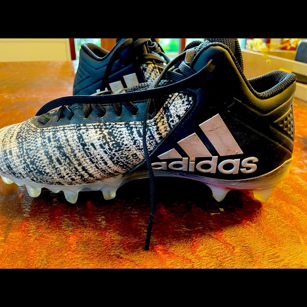 Adidas bounce cleats 8.5 unisex